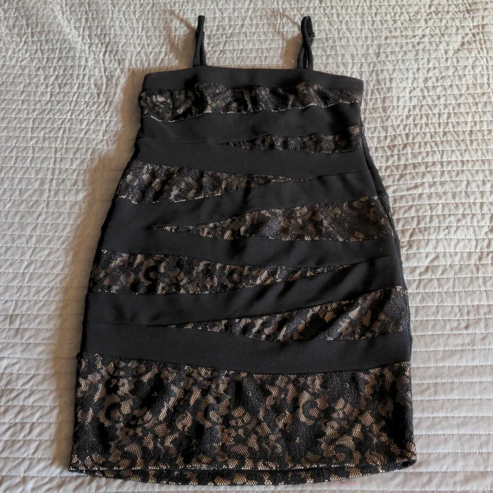 *SOLD*Torrid Black & Nude Lace Layered Bodycon Mini Dress - Picture 1 of 15